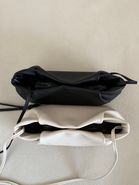 【NUiLLE】 【即納】wander around pochette