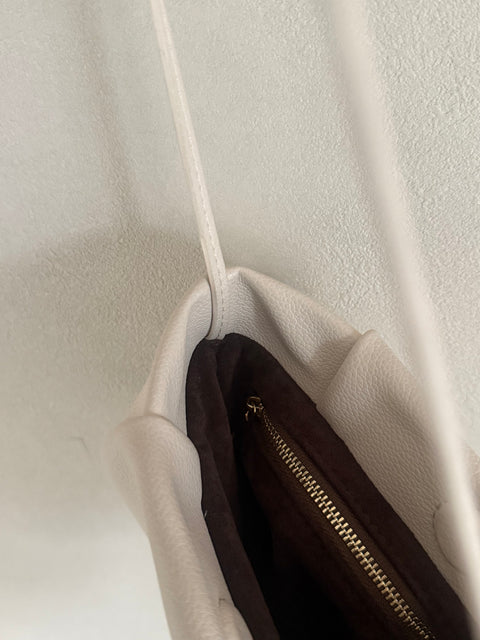 【NUiLLE】 【即納】wander around pochette