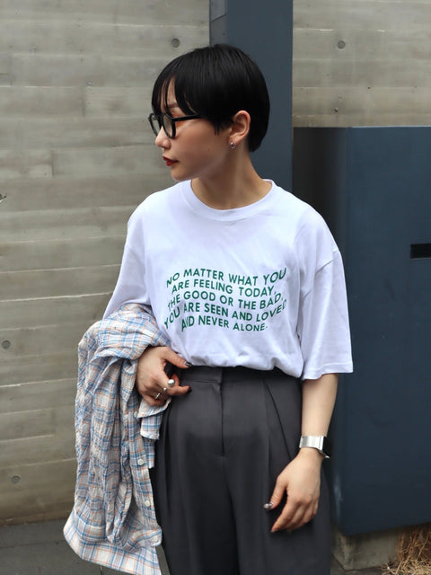 【ユニセックス】レタリングTシャツ