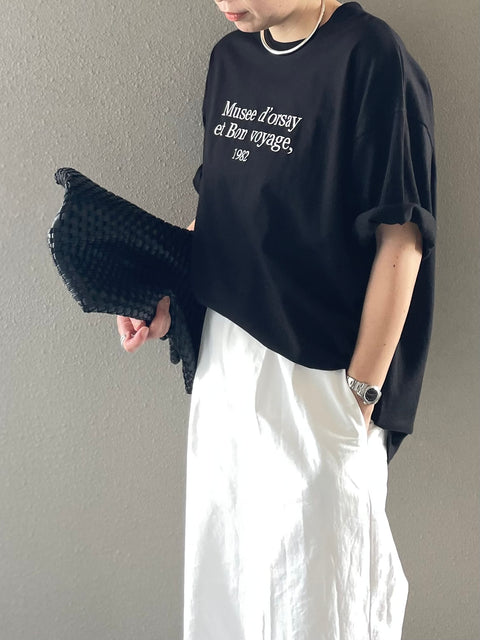 【即納】オーバーフィット刺繍レタリングTシャツ