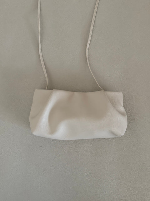 【NUiLLE】 【即納】wander around pochette