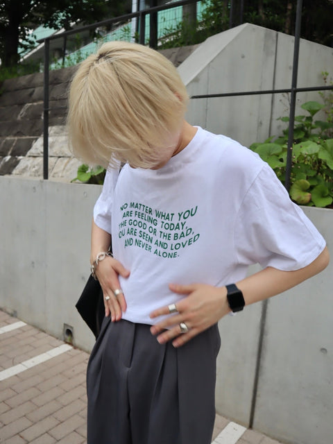 【ユニセックス】レタリングTシャツ